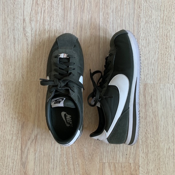 Nike Cortez - Picture 2 of 3